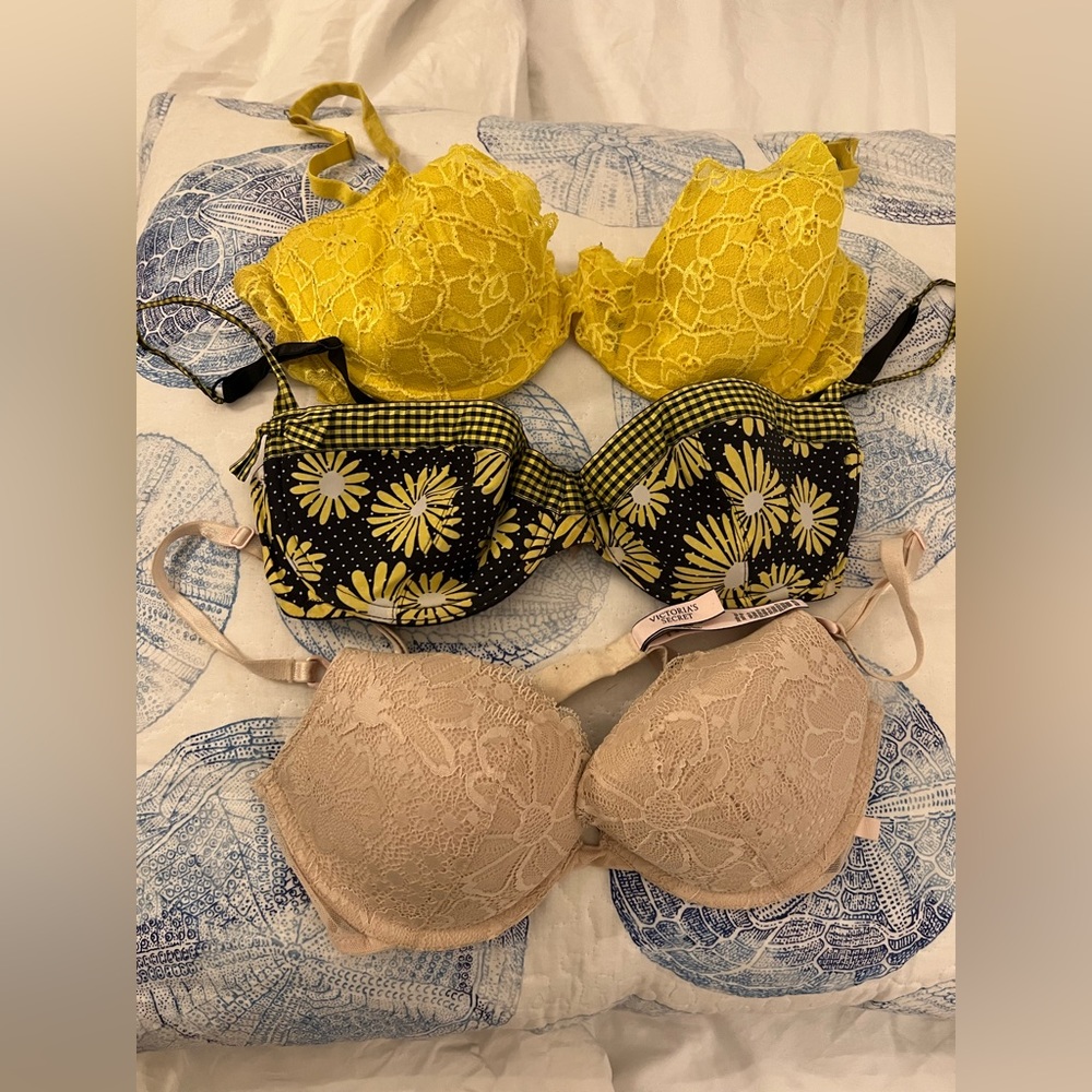 3 victoria secret bras